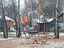 В Мытищах загорелось здание на территории церкви Николая Чудотворца
