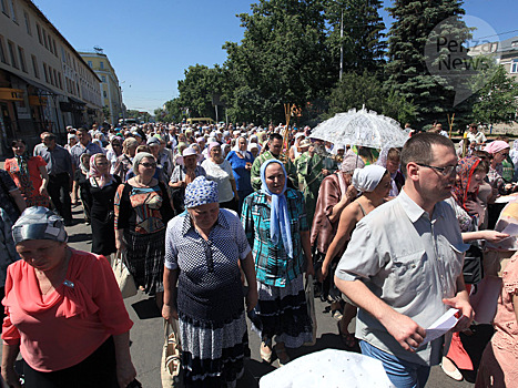 В Кузнецком районе состоялся крестный ход в защиту семейных ценностей