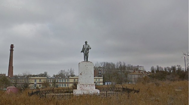 Иностранец ищет в Астрахани захоронения своих родственников