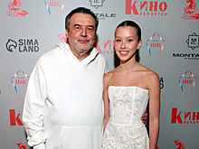 Актриса Юлия Пересильд и Алексей Учитель встретились на дне рождения дочки