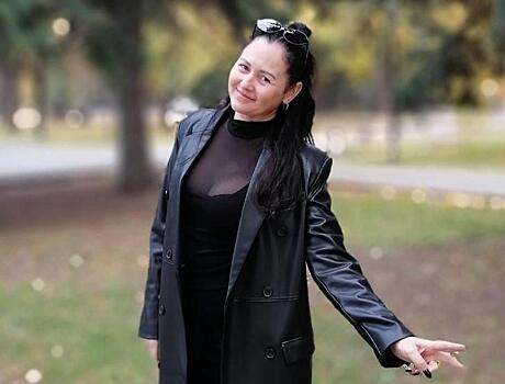 Я леди в чёрном: глухая женщина-водитель в Новосибирске рассказала о работе в такси