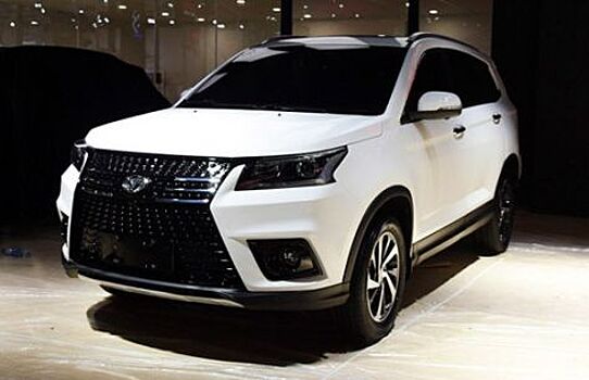 Названы цены на новый семиместный кроссовер Huansu S7