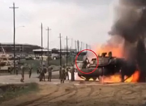В Сети повилось видео горящего американского танка Abrams (2 ВИДЕО)