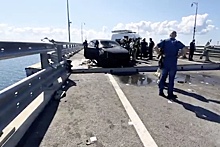 По Крымскому мосту ударили дронами - погибла супружеская пара, их дочь ранена. Кому выгоден теракт и что происходит на месте происшествия