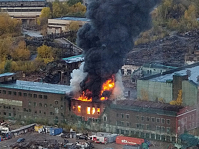 В Москве загорелся бывший завод "Серп и Молот"