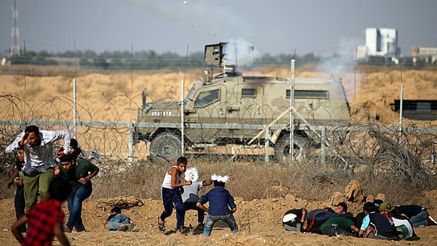 Число пострадавших при столкновениях в Газе палестинцев выросло до 40