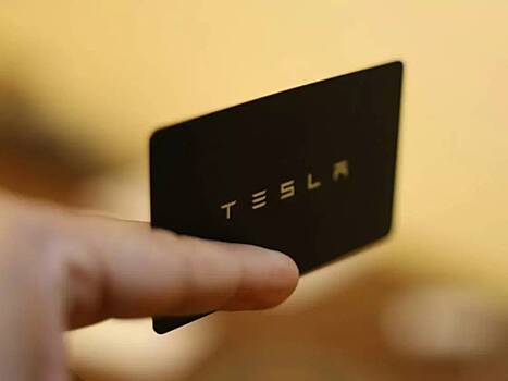 Пока Tesla тестирует беспилотники, Маск уходит из правительства США