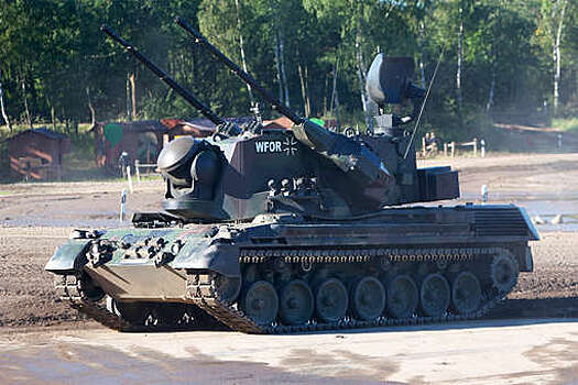 Военблогер Федоров: немецкие ЗСУ Gepard открыли огонь по "метеориту" над Киевом