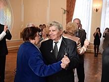 Супружеские пары со стажем поздравили в Астрахани