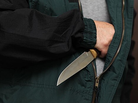 На Сахалине студент колледжа 10 раз ударил ножом школьника, пробив ему легкие