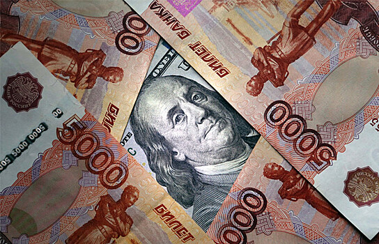 Советник Путина предложил заморозить курс рубля