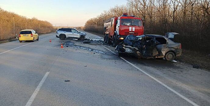 На донской трассе, выехав на встречку, погибла молодая автоледи