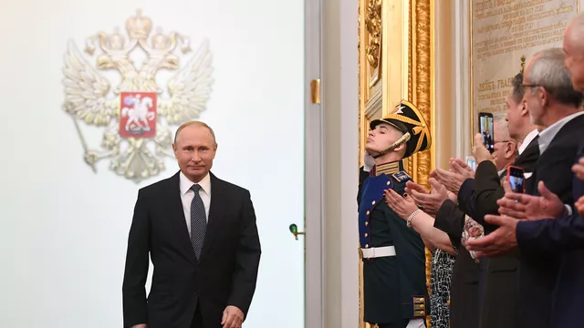Путин провел встречу с членами правительства в преддверии инаугурации