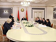 Лукашенко потребовал решить проблему платежей из-за рубежа