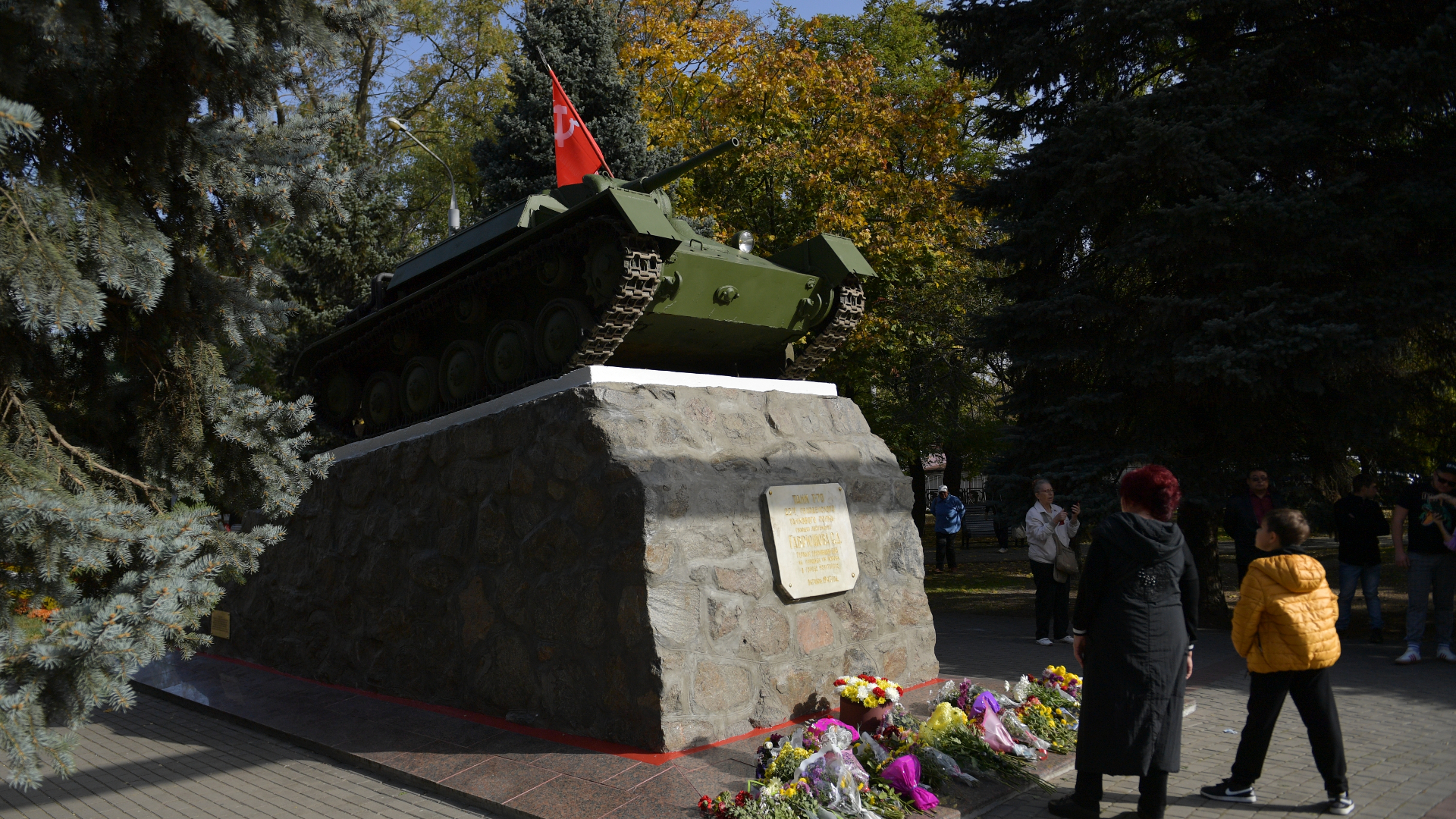 В&nbsp; Харьковской области украли памятник танку Т-70 с братской могилы