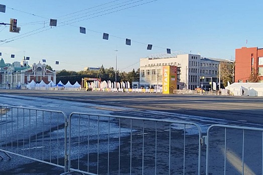 Ни пройти ни проехать: из-за полумарафона Раевича перекрыли центр Новосибирска
