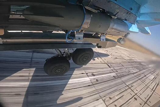 Украинские самолеты начали «бомбить» собственные поселки