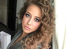 «Домой»: Юлия Барановская в шубе молочного цвета позавтракала на борту частного самолета