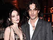 Фронтмен Måneskin Дамиано Давид сделал предложение своей возлюбленной