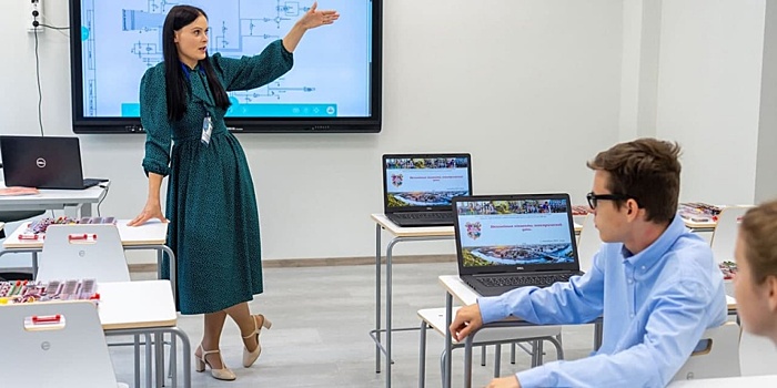 Молодые учителя из Южнопортового примут участие в городском конкурсе