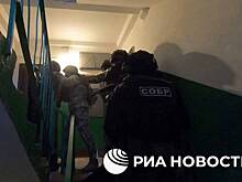 Задержание ФСБ подпольных оружейников в 58 регионах России попало на видео