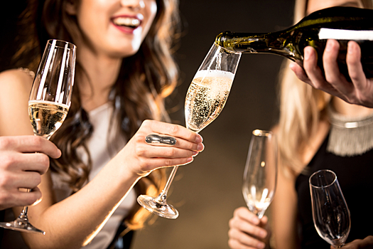 Как правильно выбрать шампанское к Новому году