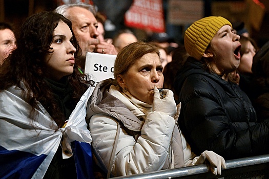 В Словакии более 60 тысяч человек вышли на акции протеста
