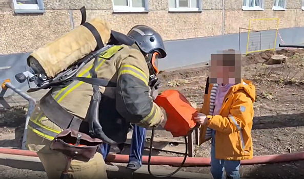 В Ижевске при пожаре на улице Татьяны Барамзиной спасли бабушку и ребёнка