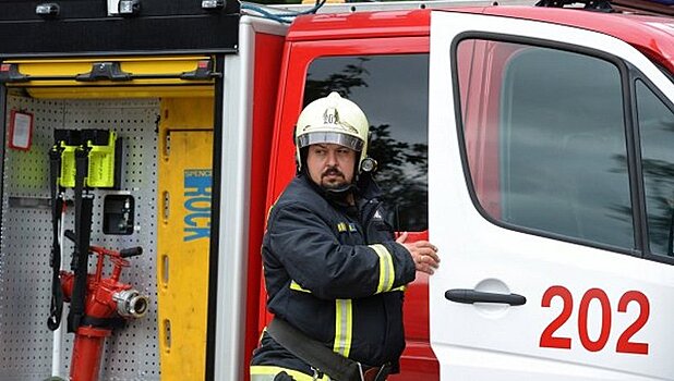 При пожаре на складе в Москве пострадал человек