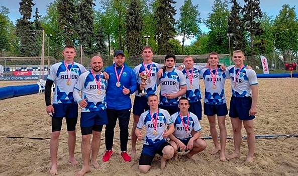 Волгоградцы завоевали серебро Всероссийского турнира по пляжному регби