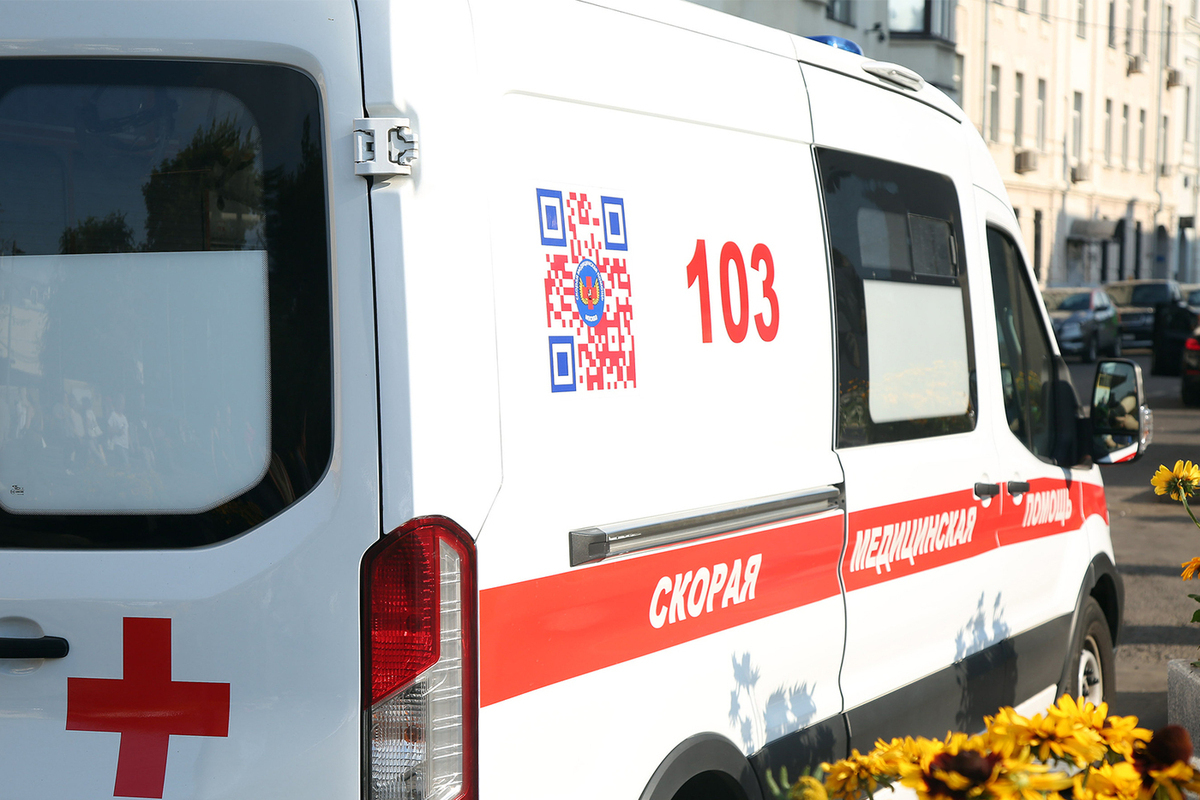 Проводницу случайно ранил в поезде проходивший мимо пассажир