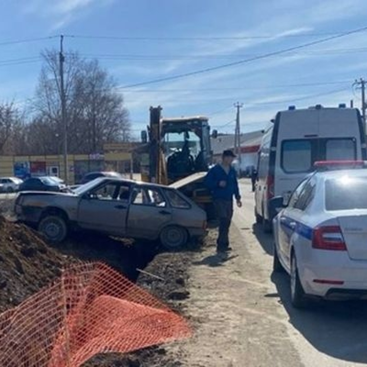 На Сельме 25-летний парень на авто проехался по тротуару и получил сразу  несколько штрафов - Рамблер/авто