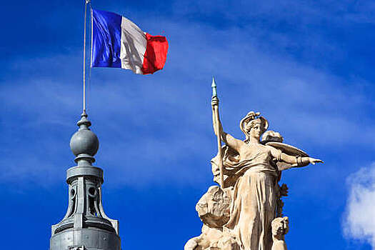 Агентство Fitch понизило кредитный рейтинг Франции из-за растущего дефицита бюджета