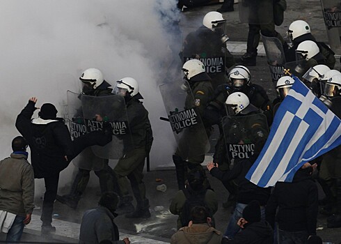 Беспорядки в Греции: полиция разогнала участников митинга