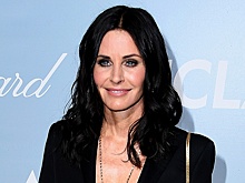 Кортни Кокс будет бороться с депрессией и одержимостью в комедийном хоррор-сериале