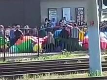 В российском городе детей отбросило на трамвайные пути из-за лопнувшего батута