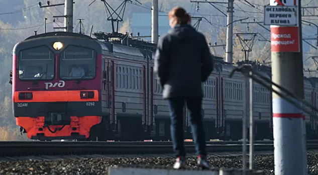 В Красноярском крае 19-летний парень попал под поезд