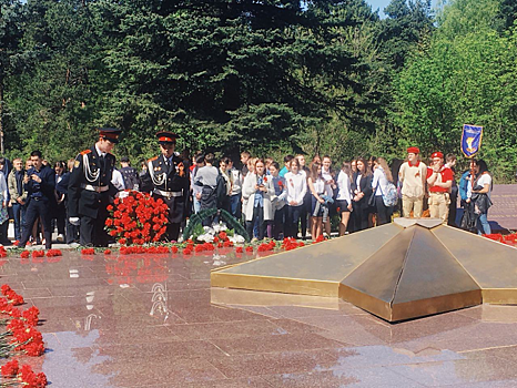 Мемориальная акция прошла на Кунцевском кладбище и началась с минуты молчания