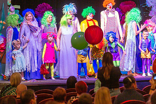 В театре кукол прошла премьера спектакля с участием актеров с ментальными нарушениями
