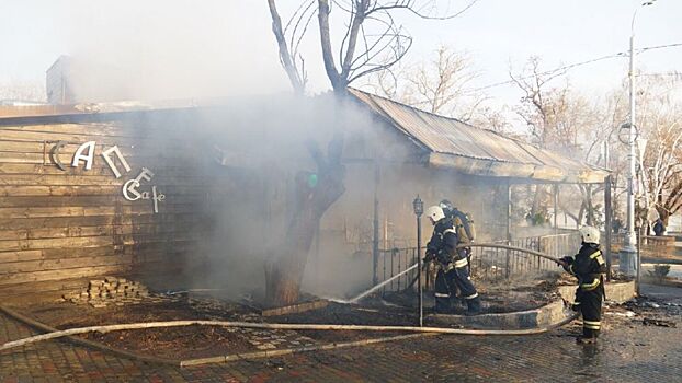 Появились фото последствий пожара в волгоградском кафе