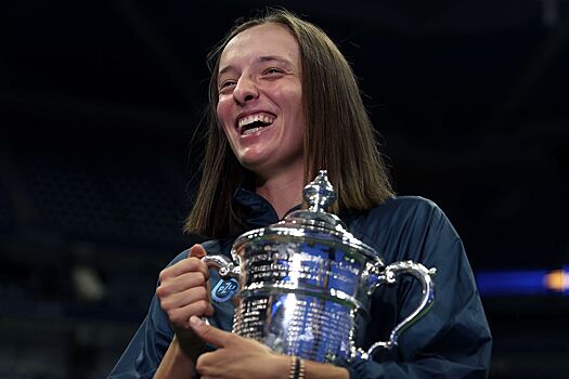 Свёнтек первой с 1995 года дошла до полуфинала «Ролан Гаррос», отдав не более 15 геймов