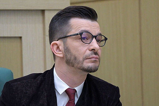 Помощника психотерапевта Курпатова осудили за крупное хищение