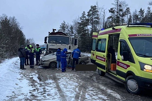 Во Владимирской области Chevrolet столкнулся с грузовиком