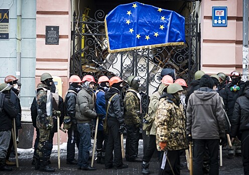 «Фарш на столе ЕC»: как Киеву пообещали евроинтеграцию и что он получил