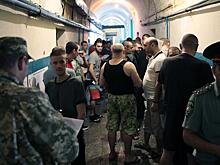 Зеленский присмотрелся к нарам: В тюрьмах сидельцев-патриотов достаточно