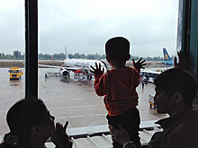 Детские авиабилеты оказались в два раза дороже взрослых