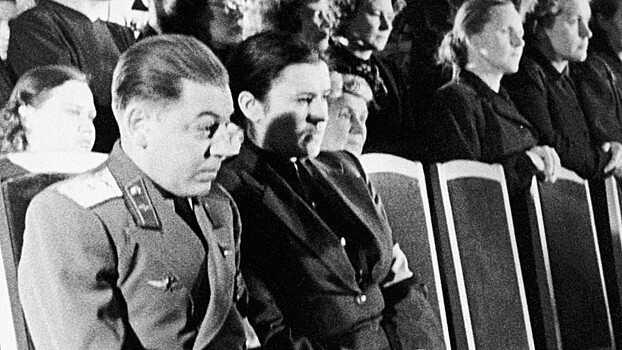 Почему Сталин перед смертью предлагал бежать своему сыну в Китай