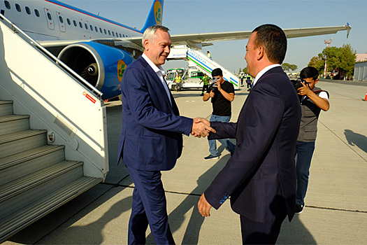 Губернатор и делегация Новосибирской области отправились в Узбекистан