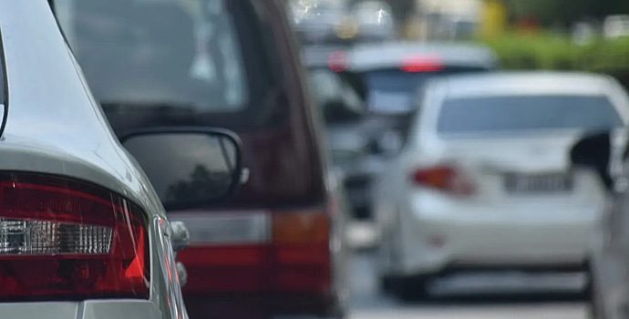 На пути из Челябинской области в Казахстан образовалась многокилометровая пробка