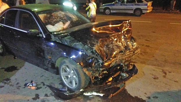 В Пензенской области водитель «BMW» протаранил на парковке три машины